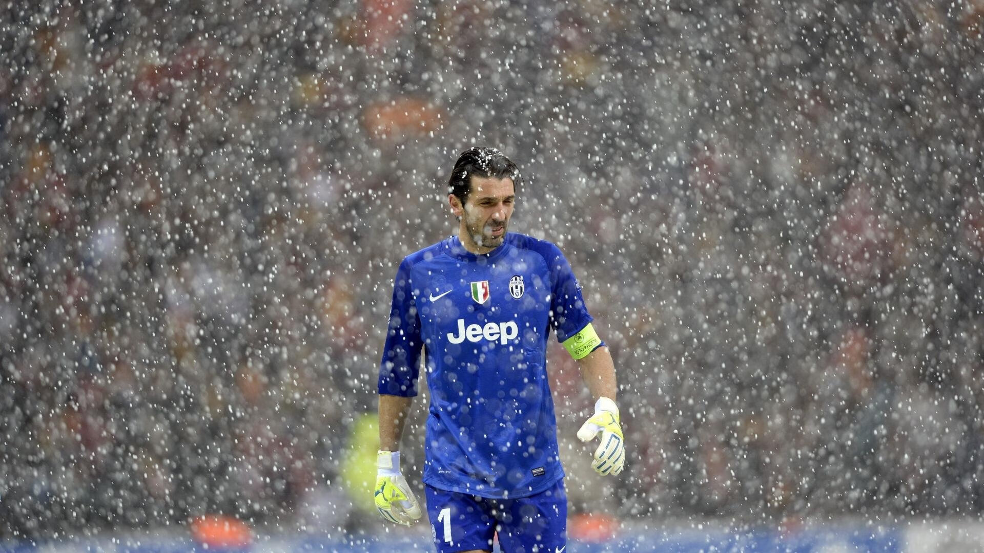 巴黎鏖战,阿尔瓦雷斯统治全场,日耳曼战车在艺术足球前俯首